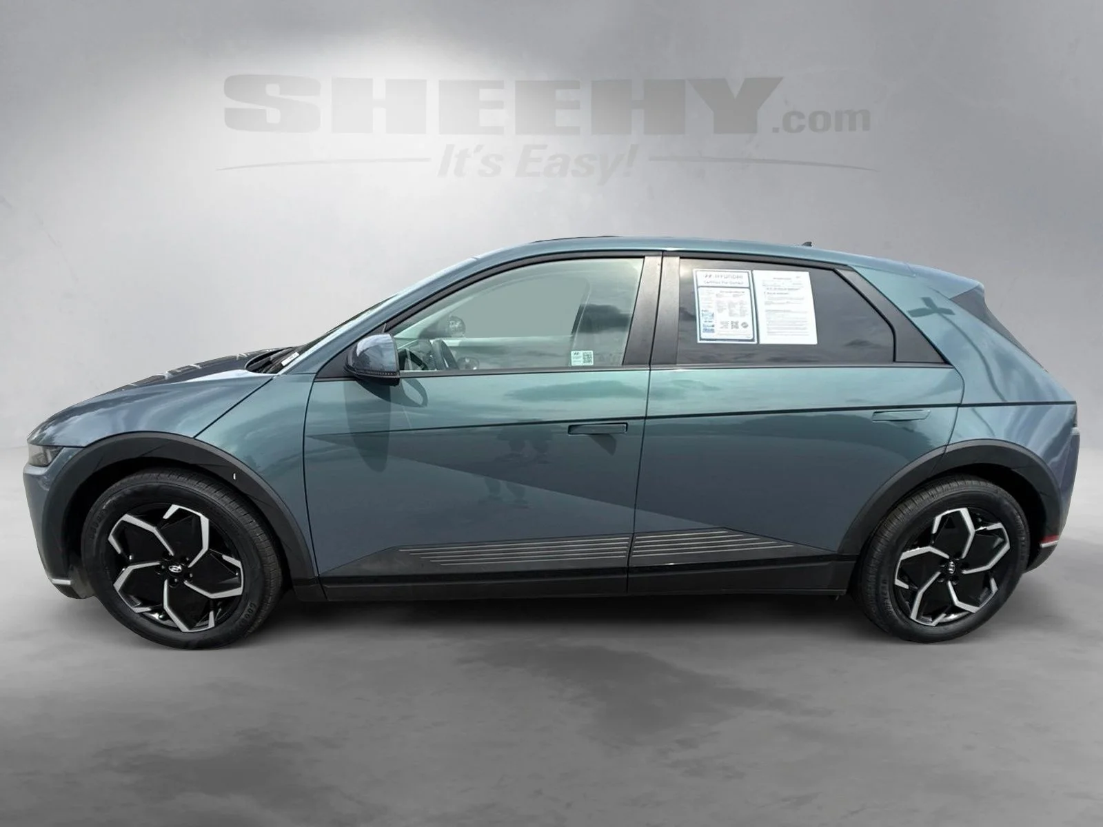 Used 2024 Green Hyundai SEL image 17