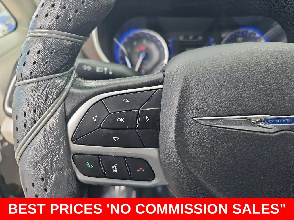 Used 2018 White Chrysler Touring L image 18