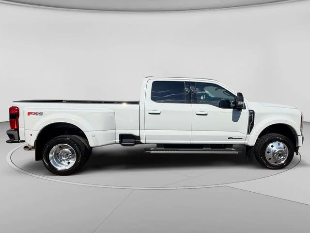 Certified Used 2025 Avalanche Ford Lariat image 6