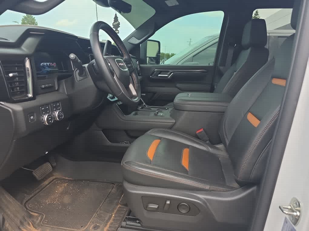 Used 2025 Summit White GMC AT4 image 5