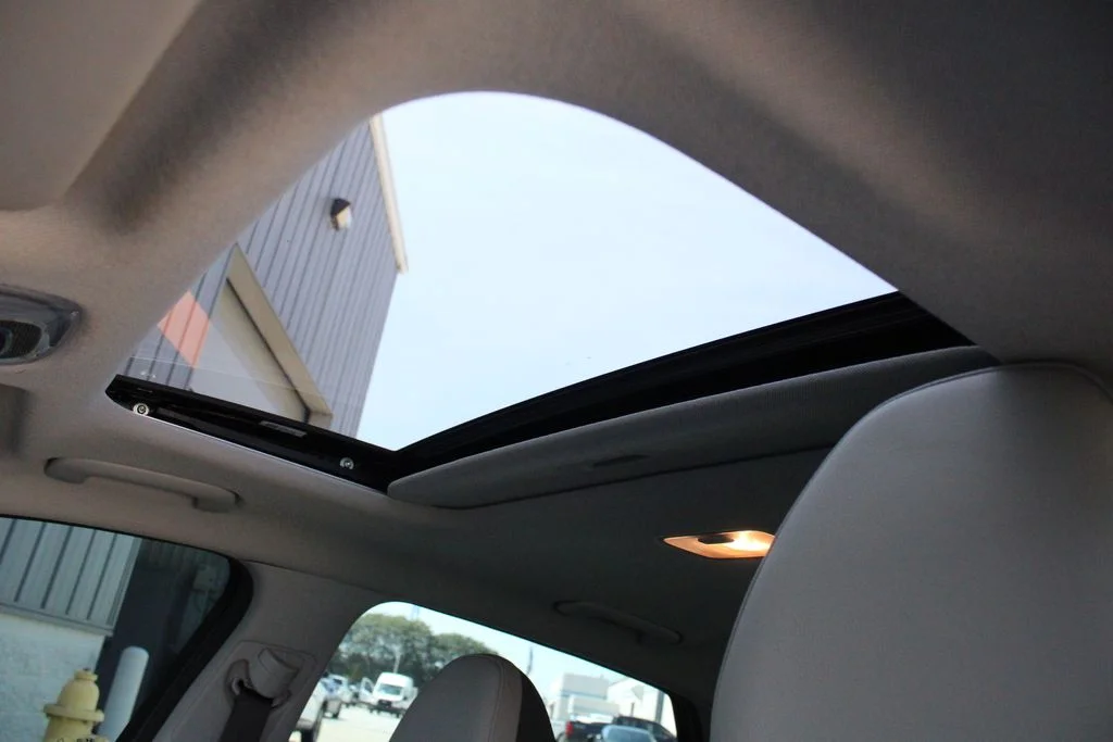 Used 2023  Hyundai Limited image 5