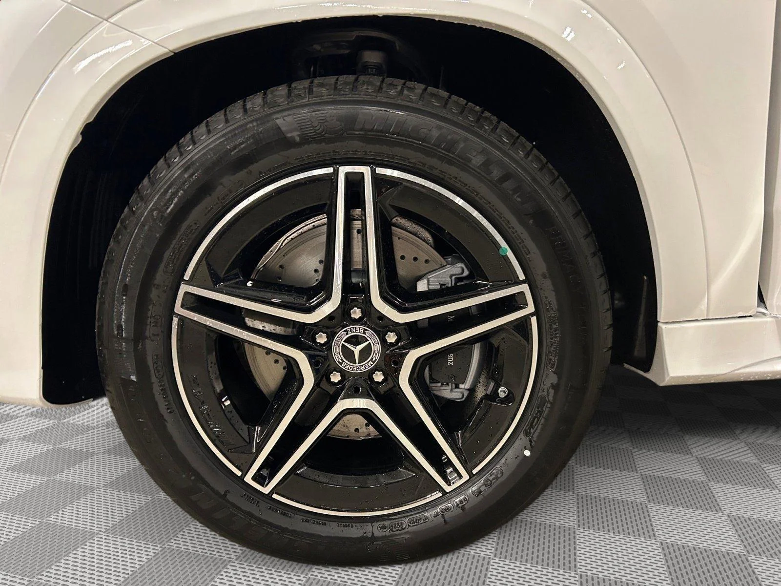 New 2026 Polar White Mercedes-Benz GLE 350 image 9