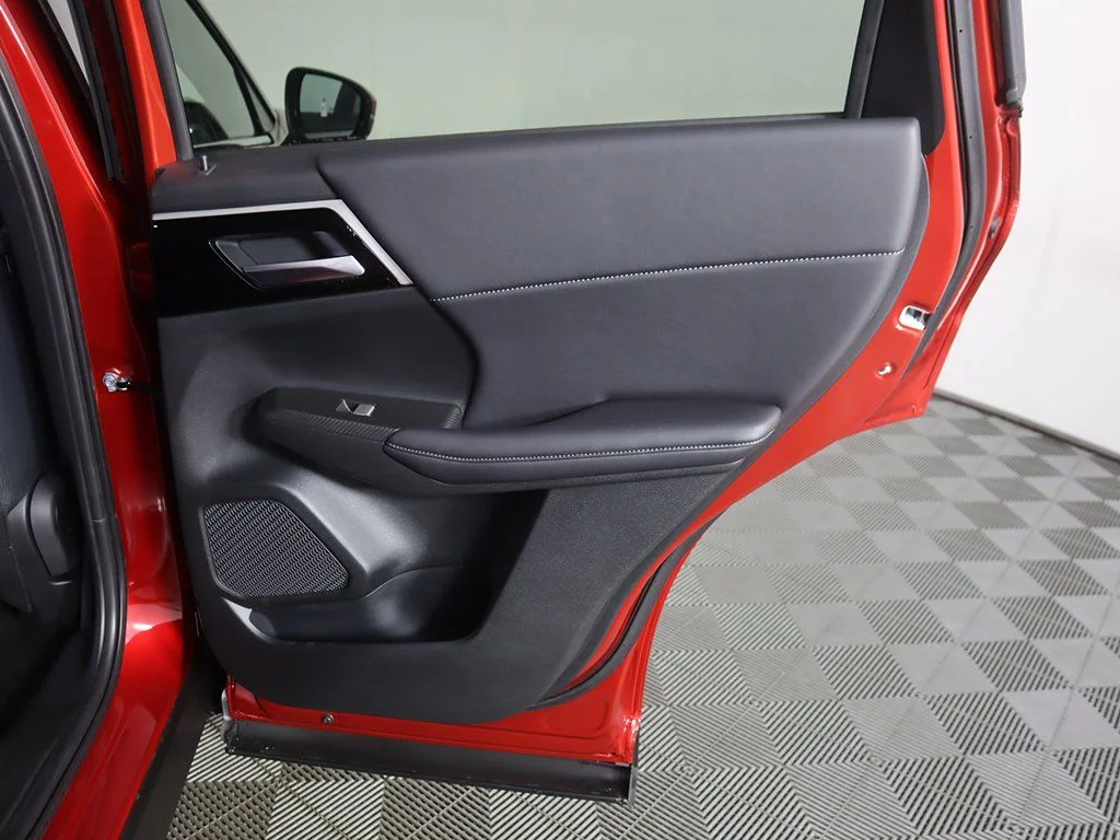 Used 2024 Red Mitsubishi SE image 27