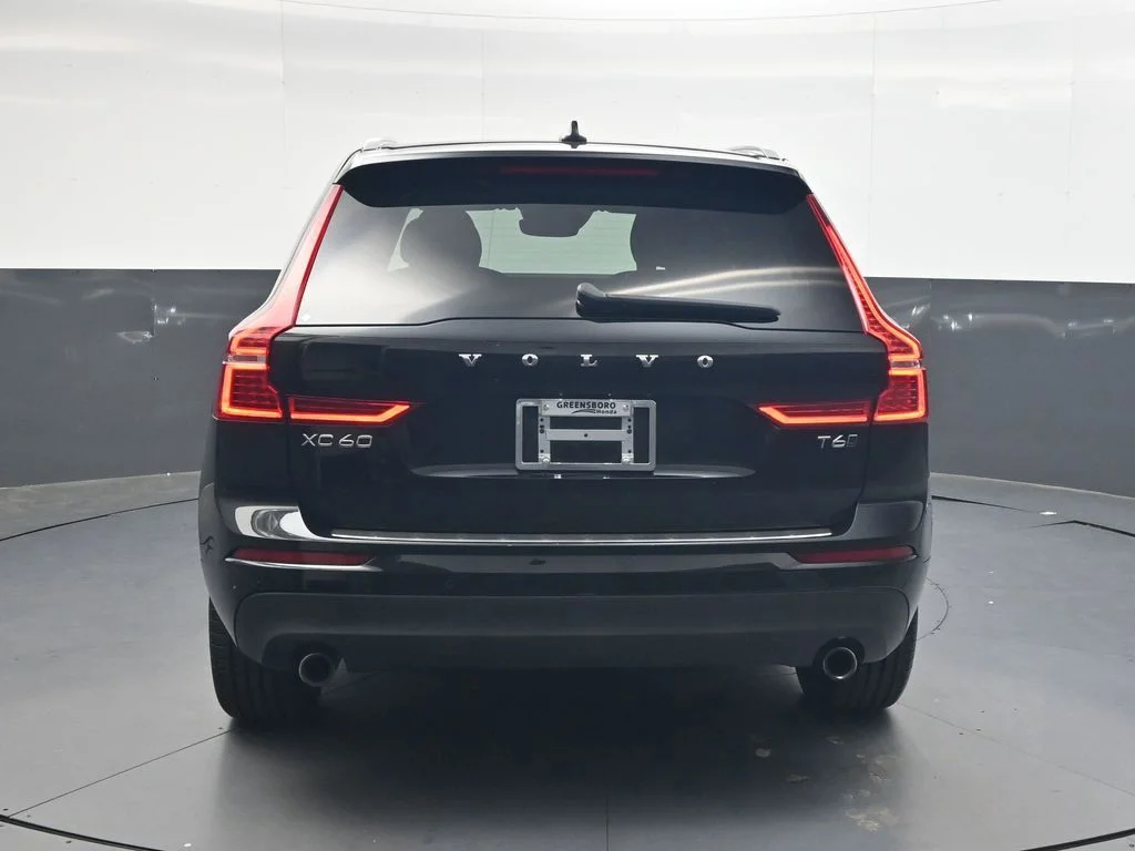 Used 2020 Onyx Black Metallic Volvo T6 Momentum image 5