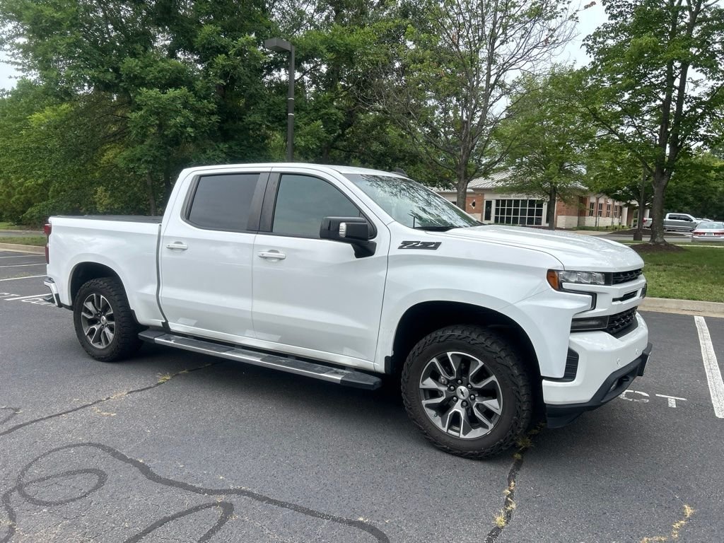 Used 2019 Summit White Chevrolet RST image 2