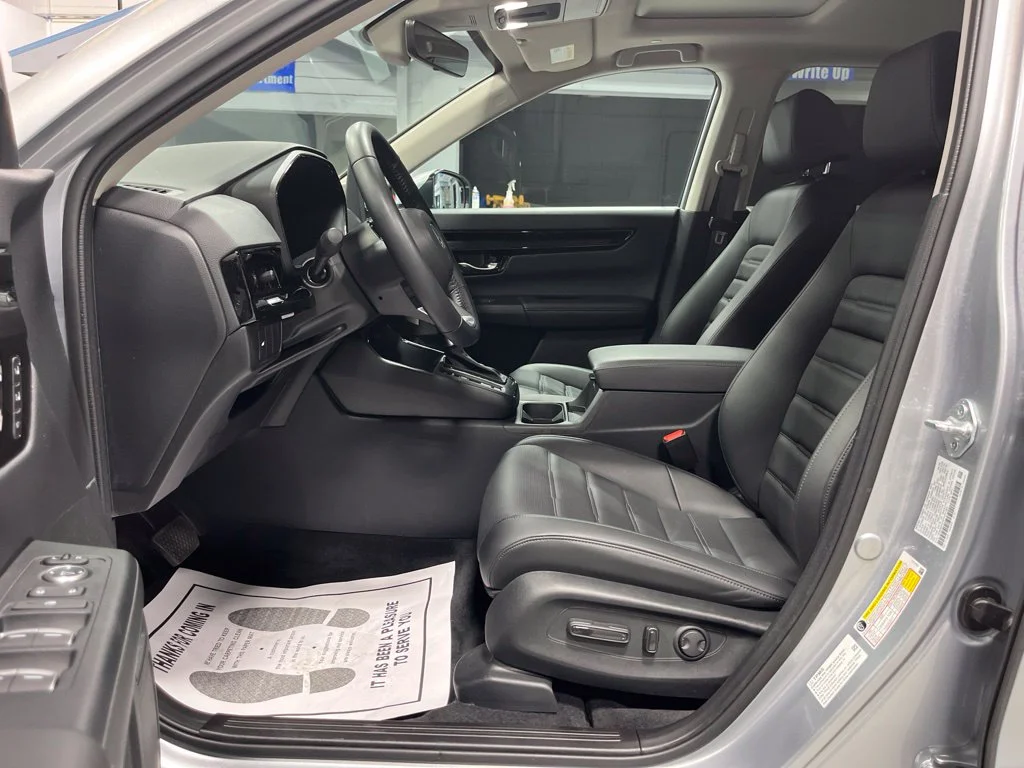 Used 2026 Solar Silver Metallic Honda EX-L image 11