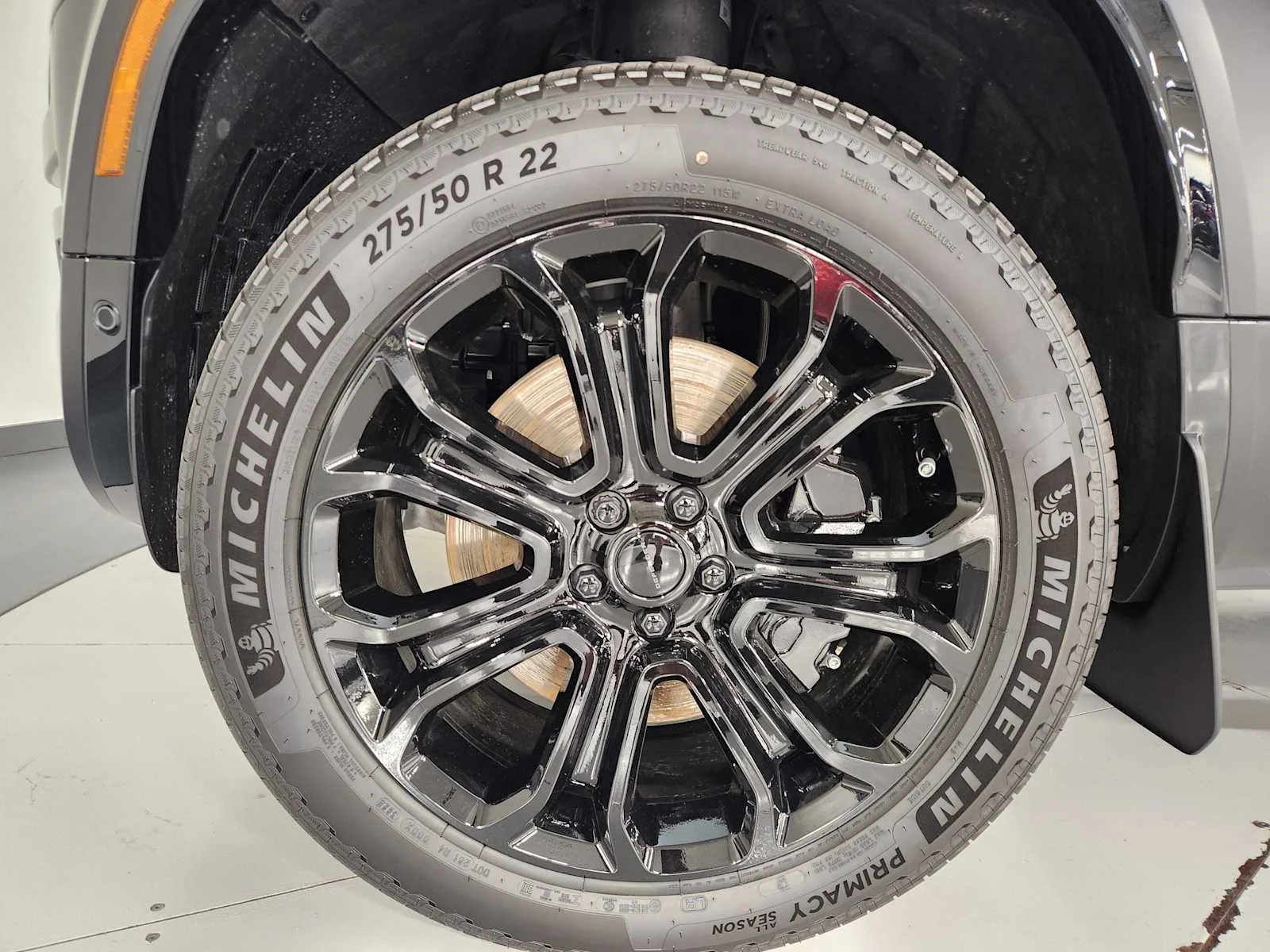 2026 Land Rover Defender OCTA Black - Photo 8