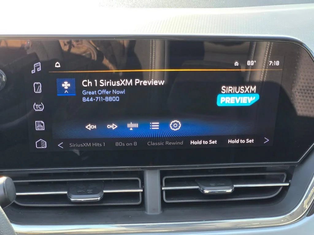 Used 2025 Summit White Chevrolet LT image 19