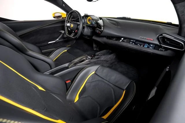 Used 2024 Giallo Triplo Strato Ferrari  image 45
