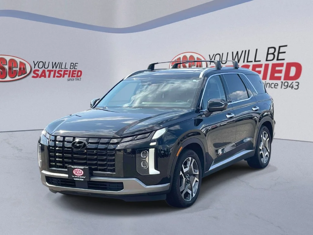 Used 2023 Black Hyundai SEL image 4