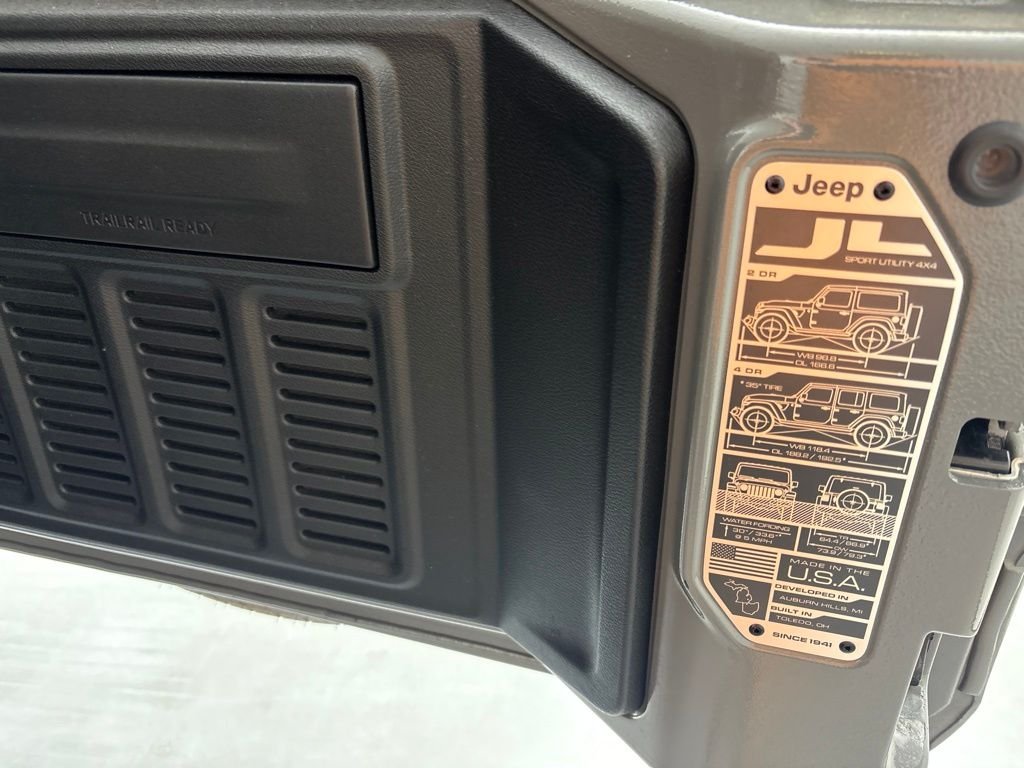Used 2022 Gray Jeep Unlimited Sport Altitude image 20