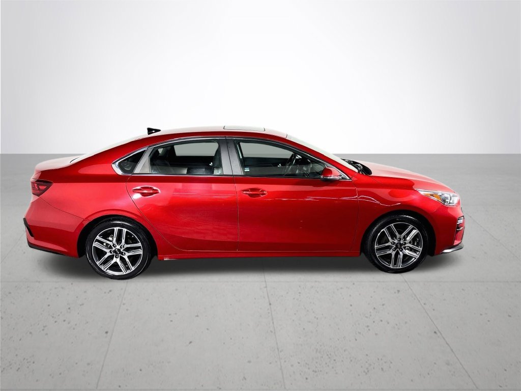 Used 2021 Currant Red Kia EX image 5