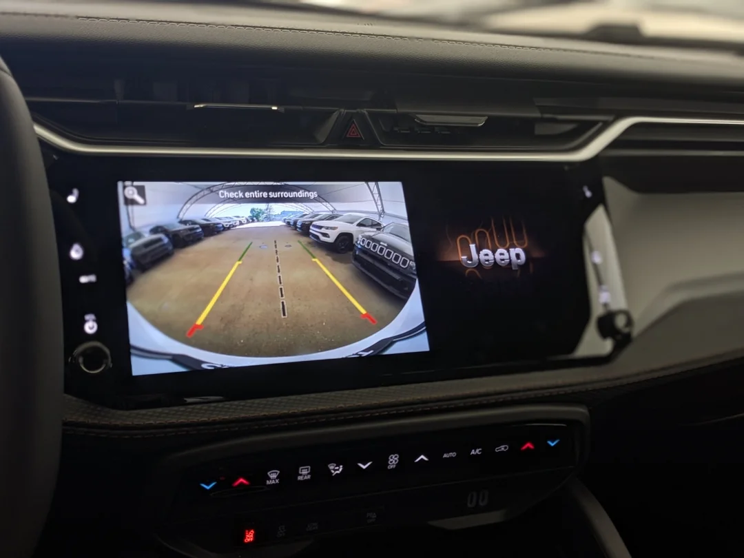 New 2026 White Jeep Limited - - 4x4 - Dual- Pane Pano Sunroof - Capri Leatherette - Wireless Charging & More! image 23