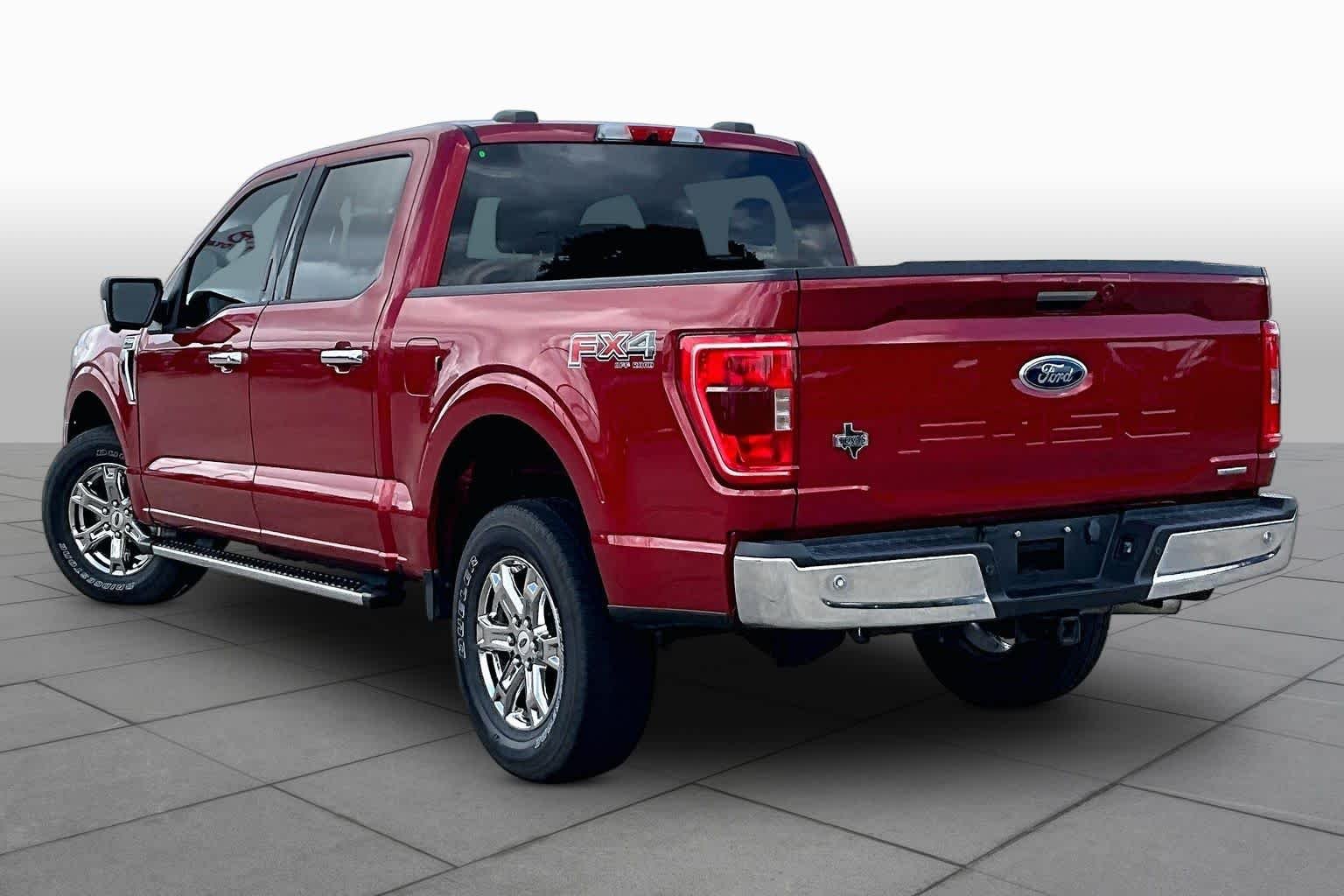 Used 2021 Rapid Red Metallic Tinted Clearcoat Ford XLT image 12