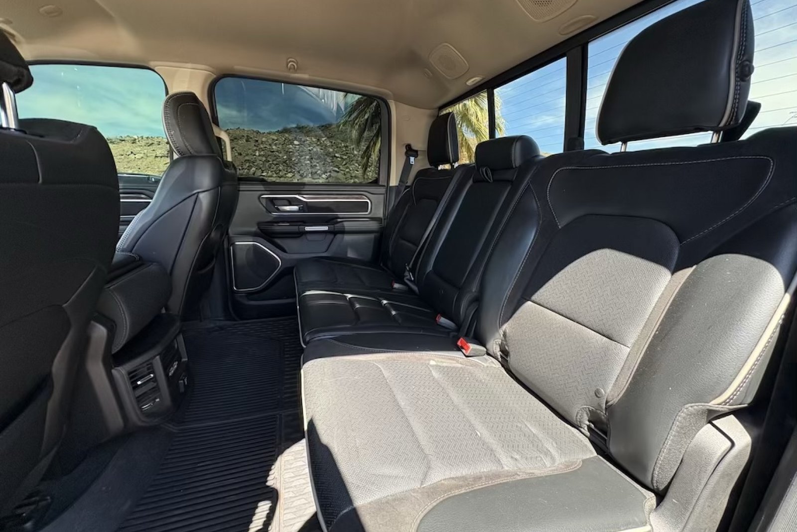 Used 2019 Patriot Blue Pearlcoat Ram Laramie image 11