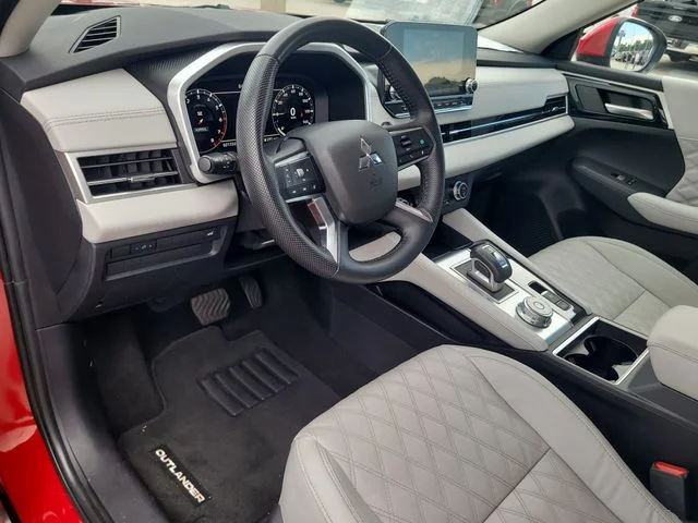 Used 2023 Red Mitsubishi SEL image 19