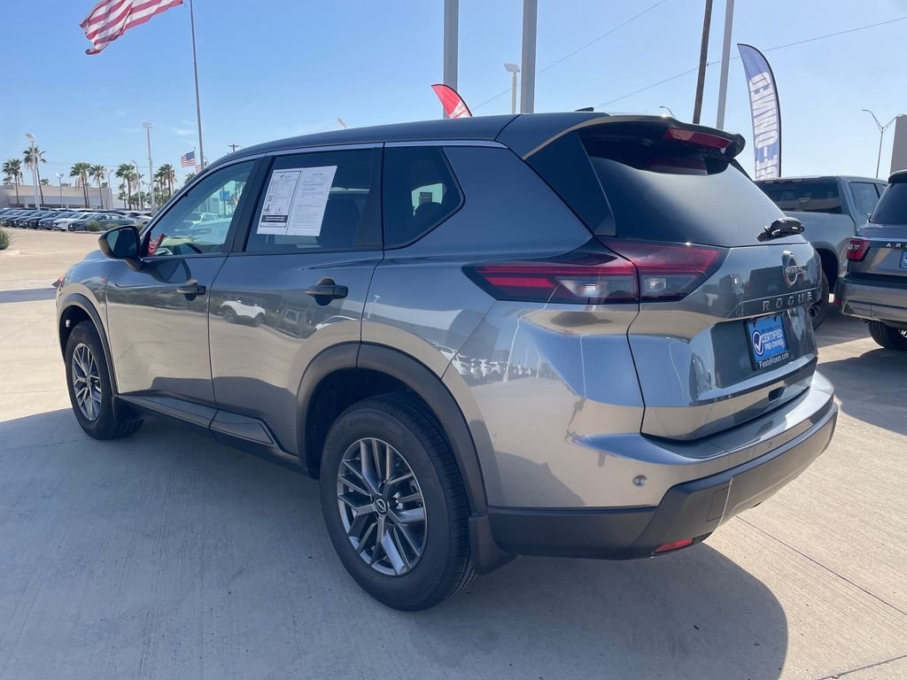 Used 2024 Gray Nissan S image 3