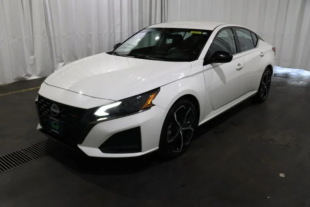 Certified Used 2024 White Nissan 2.5 SR image 26
