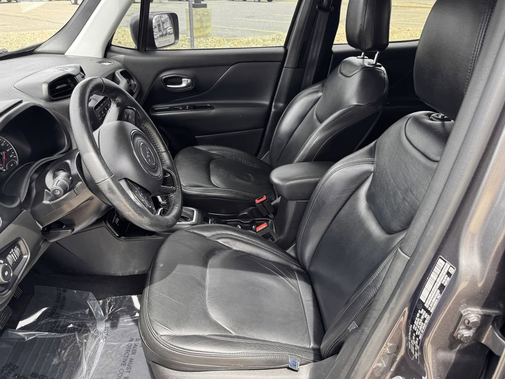 Used 2018 Gray Jeep Latitude image 14