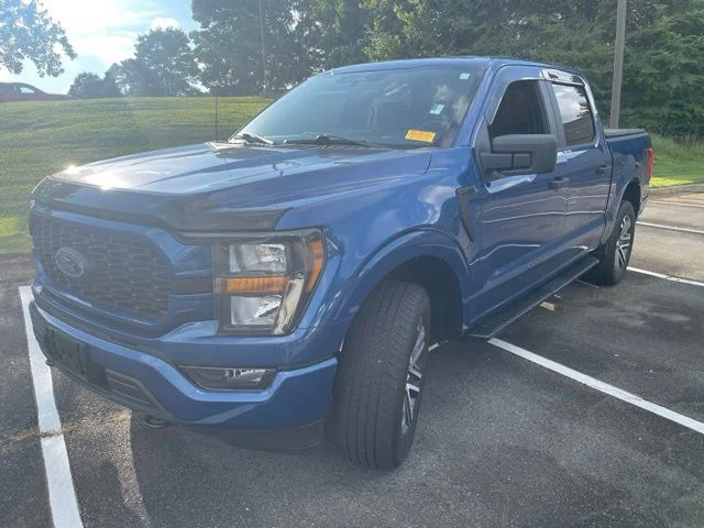 Used 2023 Blue Ford XL image 1