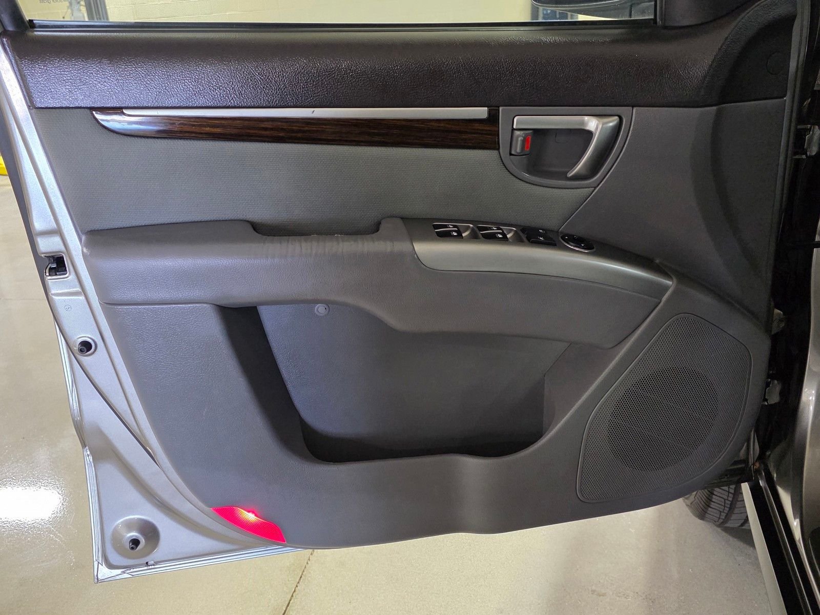 Used 2011 Mineral Gray Hyundai GLS image 20