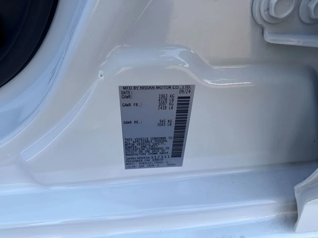 Used 2025 White Nissan SV image 29