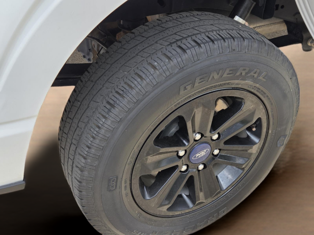 Used 2022 White Ford XL image 29