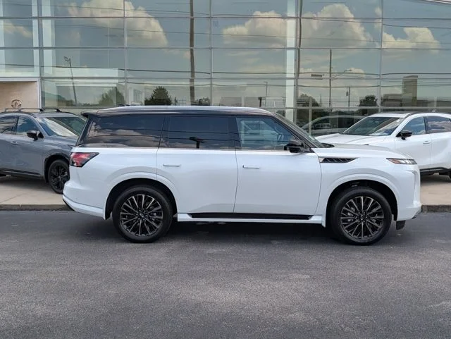 New 2026 2T RADIANT WHIT INFINITI AUTOGRAPH image 8