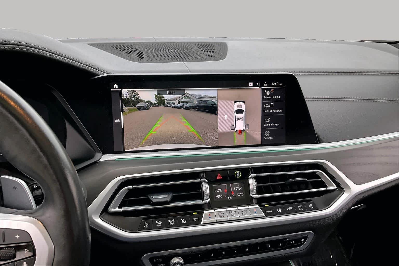 Used 2020 Alpine White BMW M50i image 28