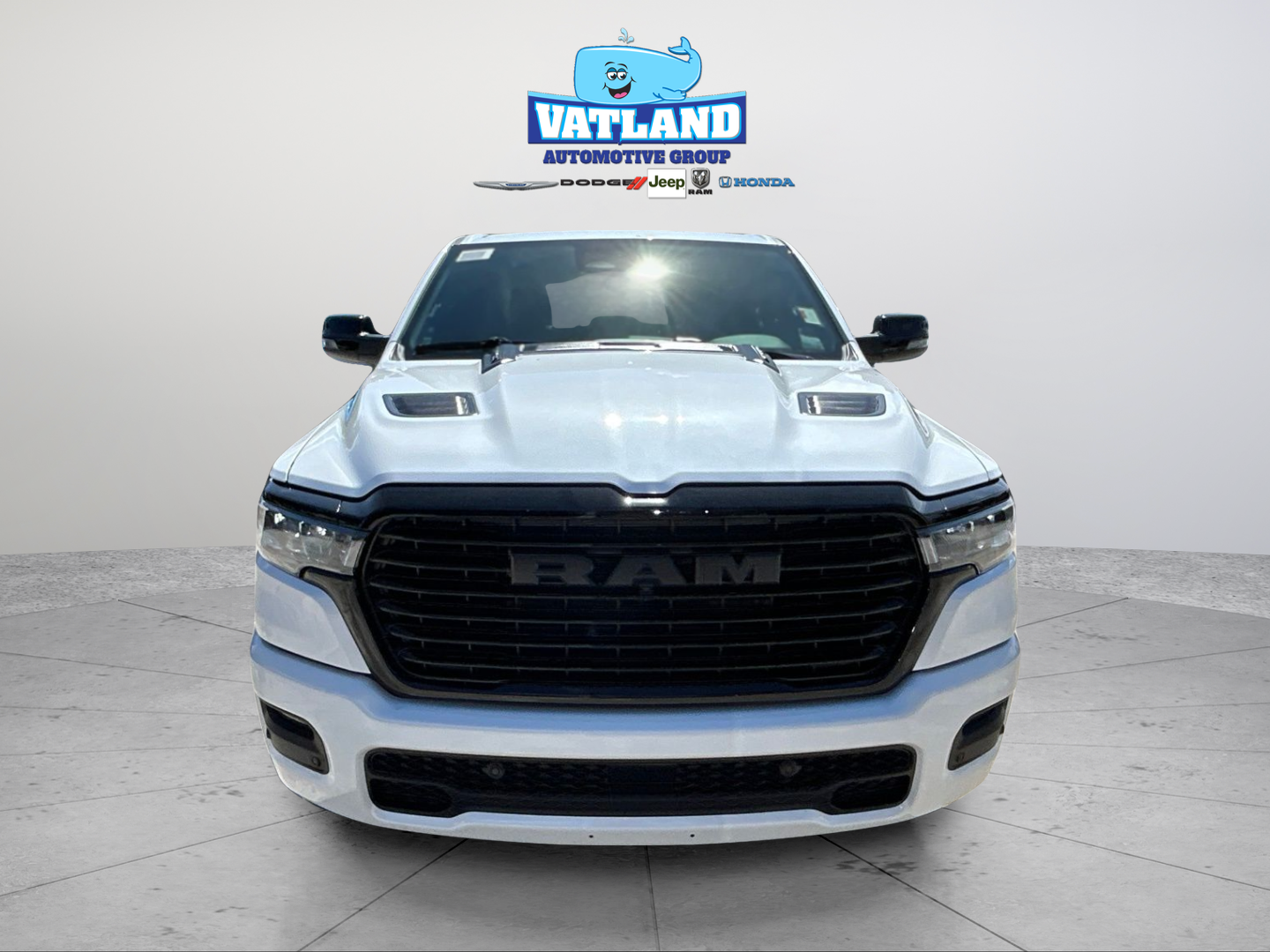 New 2026 Ivory White Tri-Coat Pearl-Coat Exterior Paint RAM Laramie image 8