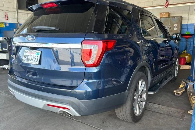 Used 2017 Blue Jeans Metallic Ford Limited image 5
