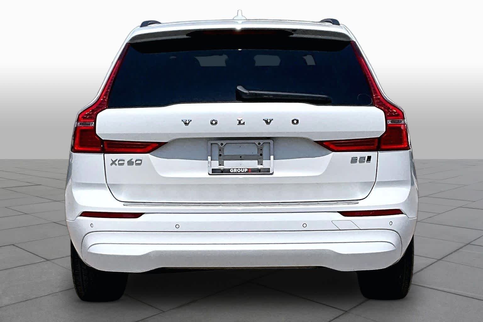 Used 2022  Volvo Momentum image 5