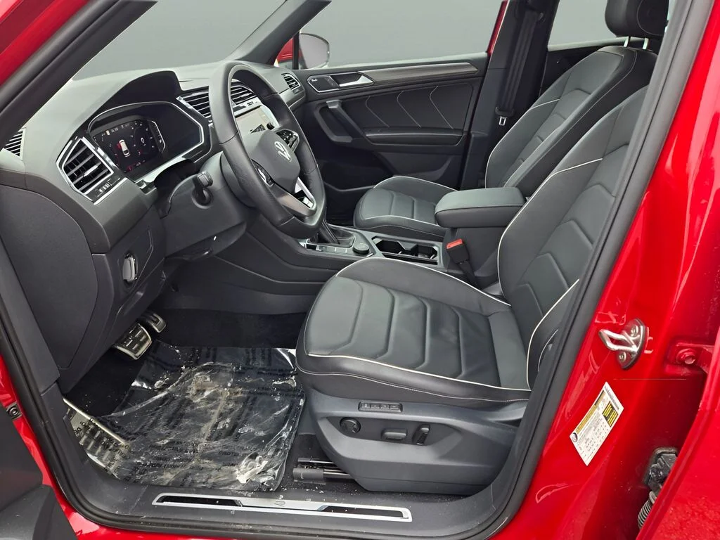 2024 Volkswagen Tiguan SEL R-LINE - Photo 17
