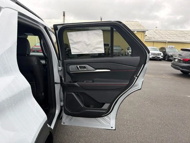 New 2026 Space White Metallic Ford ST-Line image 46