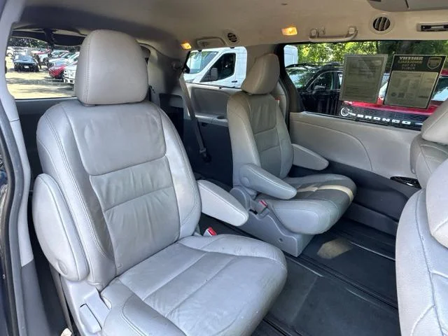 Used 2015 Shoreline Blue Pearl Toyota  image 27
