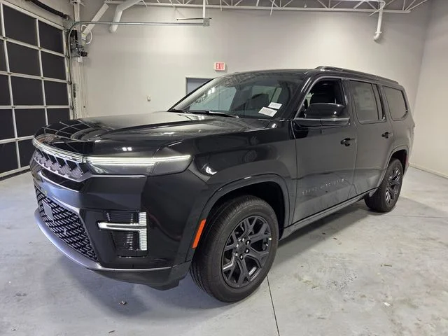 New 2026 High Gloss Black Exterior Paint Jeep Limited Altitude image 3