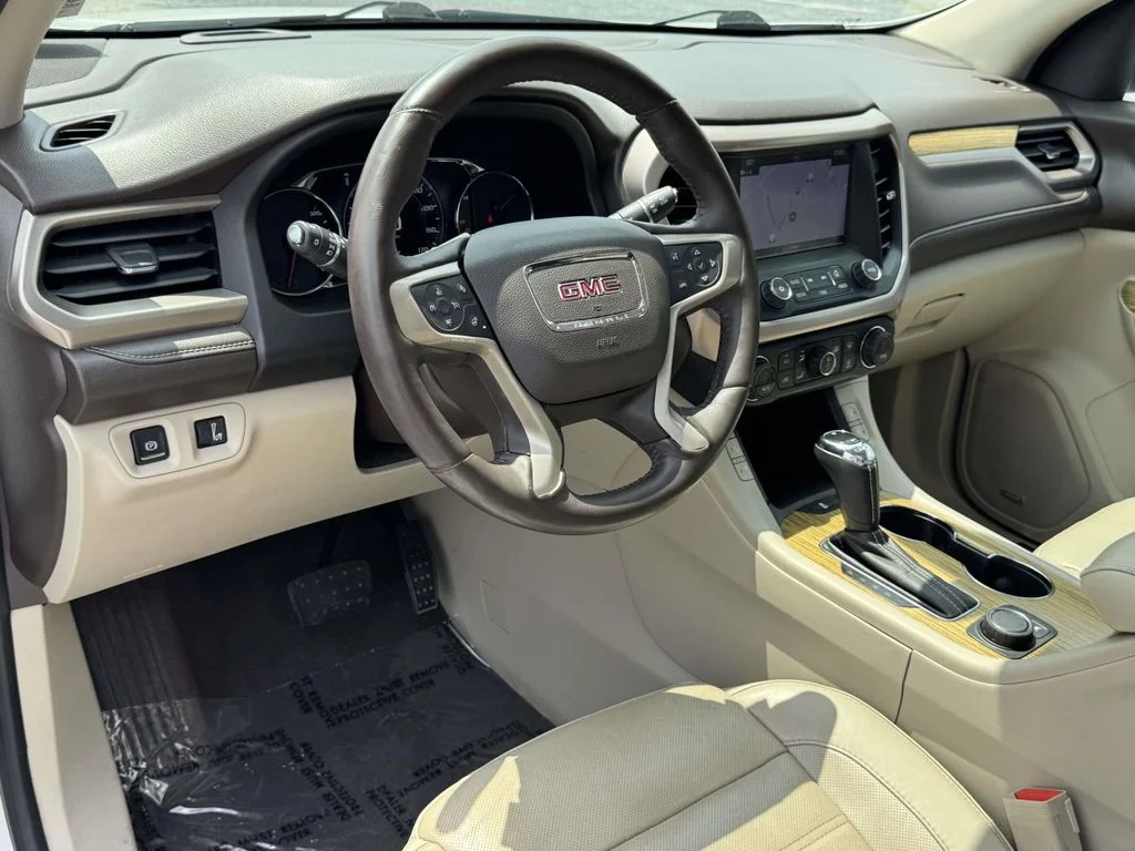 Used 2017 White GMC Denali image 2
