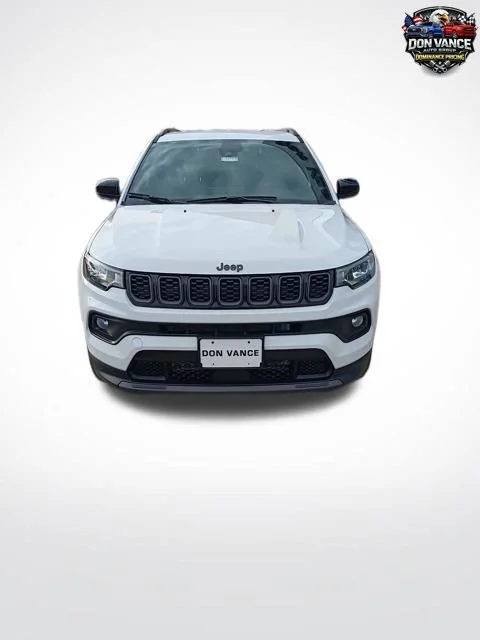 New 2026 Bright White Clearcoat Jeep Latitude image 8