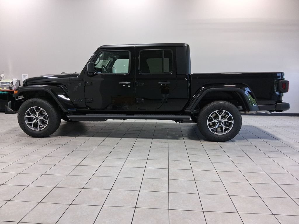 New 2026 Black Clear-Coat Exterior Paint Jeep Sport S image 5