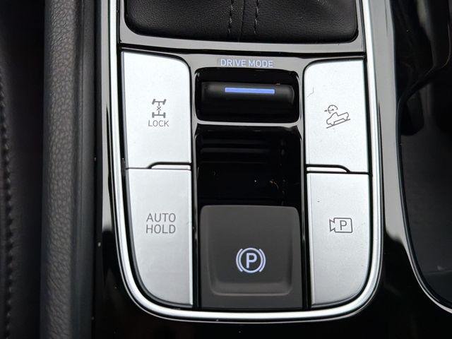 New 2026 White Hyundai SEL AWD image 17