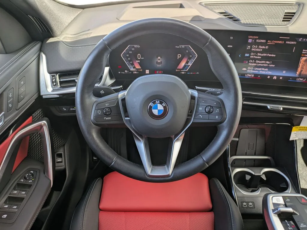 Used 2025 White BMW xDrive28i image 10