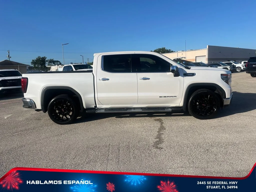 Used 2023 White Frost Tricoat GMC SLT image 4