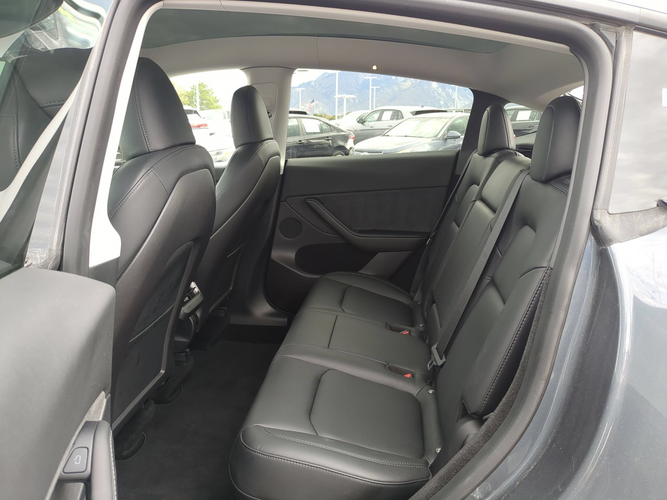 Used 2023  Tesla Long Range image 27