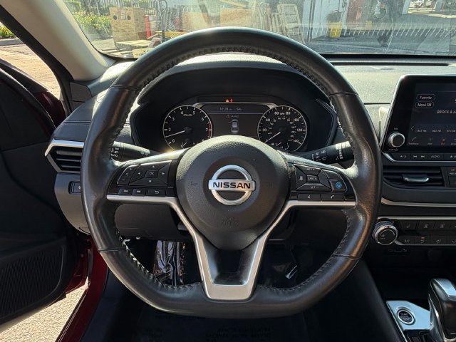 Used 2022 Red Nissan 2.5 SV image 19