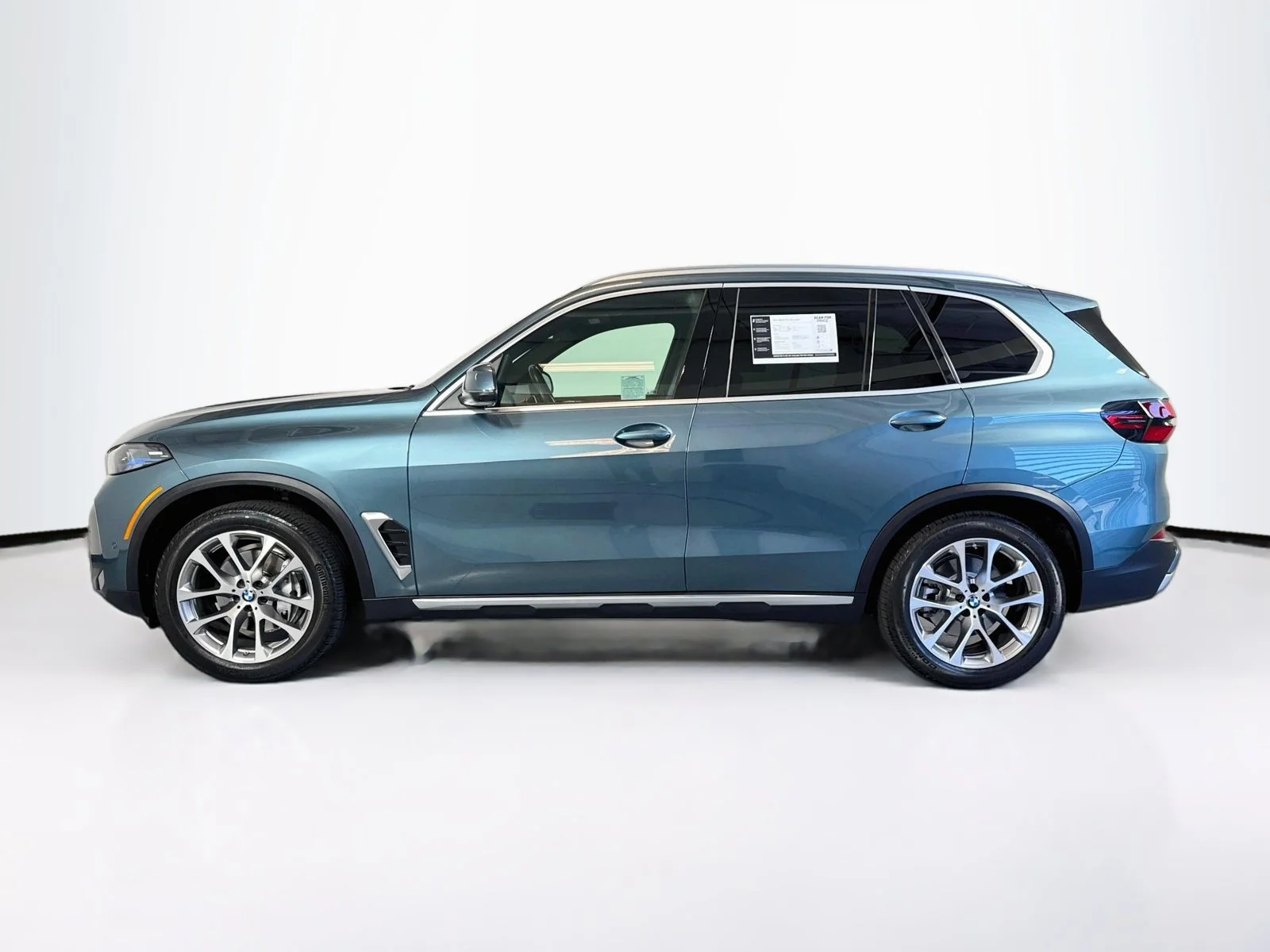 Used 2025 Blue Ridge Mountain Metallic BMW xDrive40i image 2