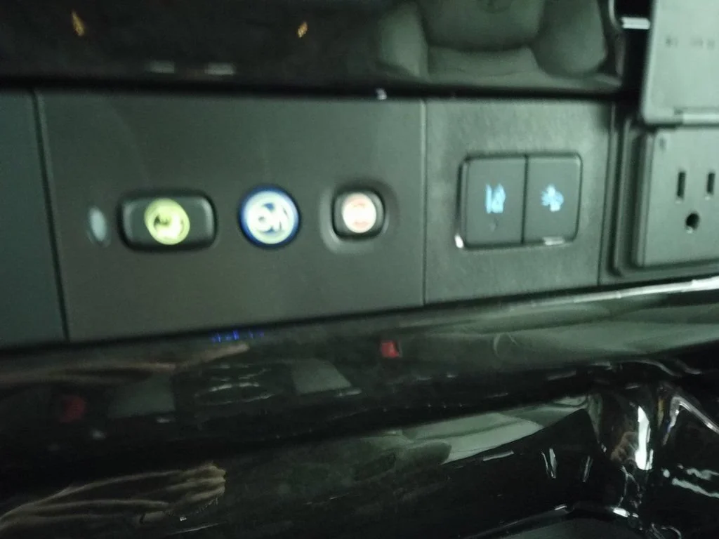 Used 2020 Summit White GMC Work Van image 32