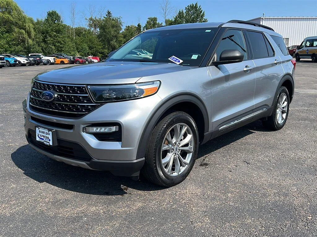 Used 2023 Iconic Silver Ford XLT image 18