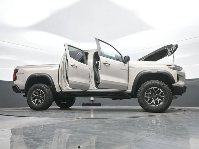 2026 Chevrolet Colorado ZR2 - Photo 31
