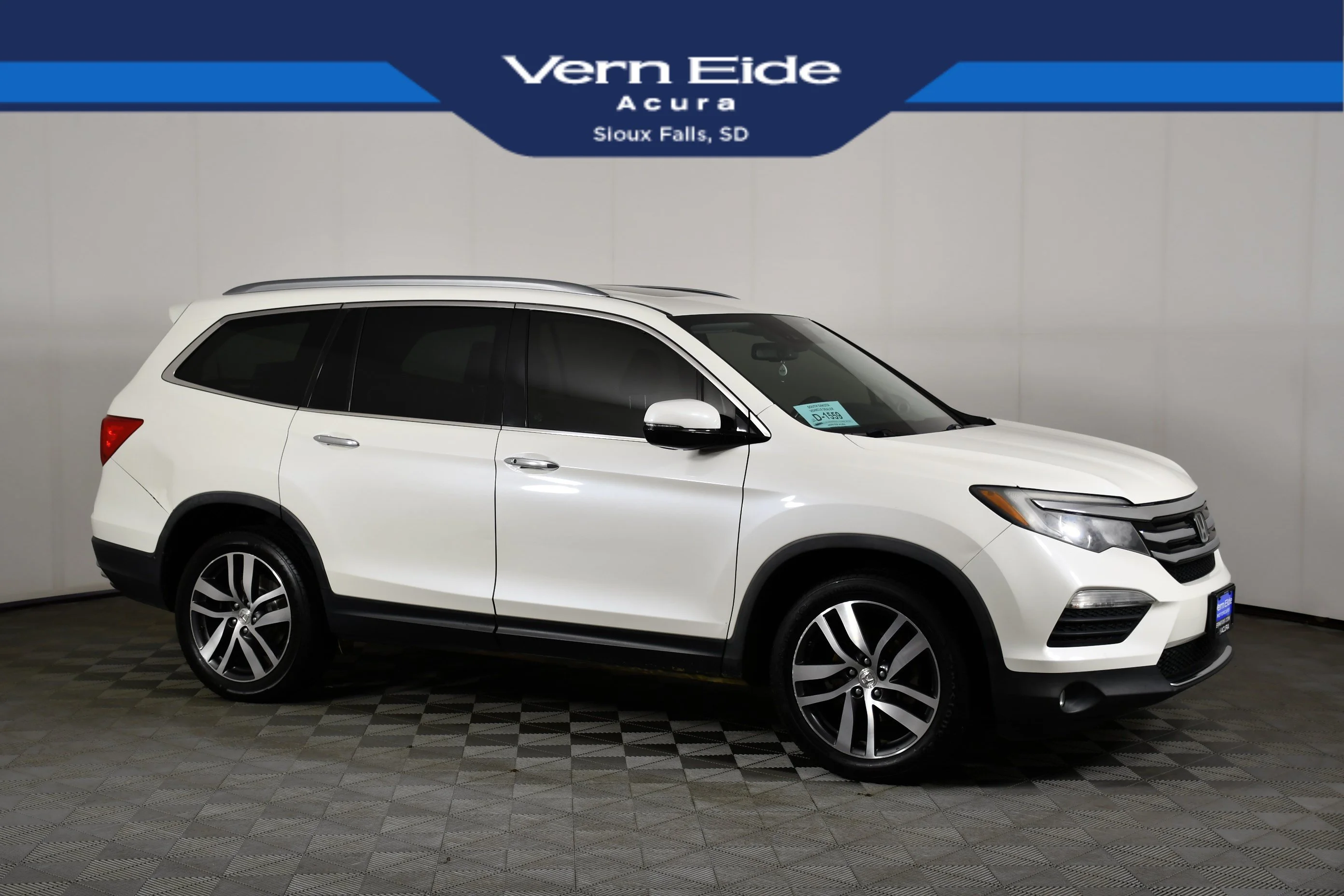 Used 2017 White Honda Elite image 1
