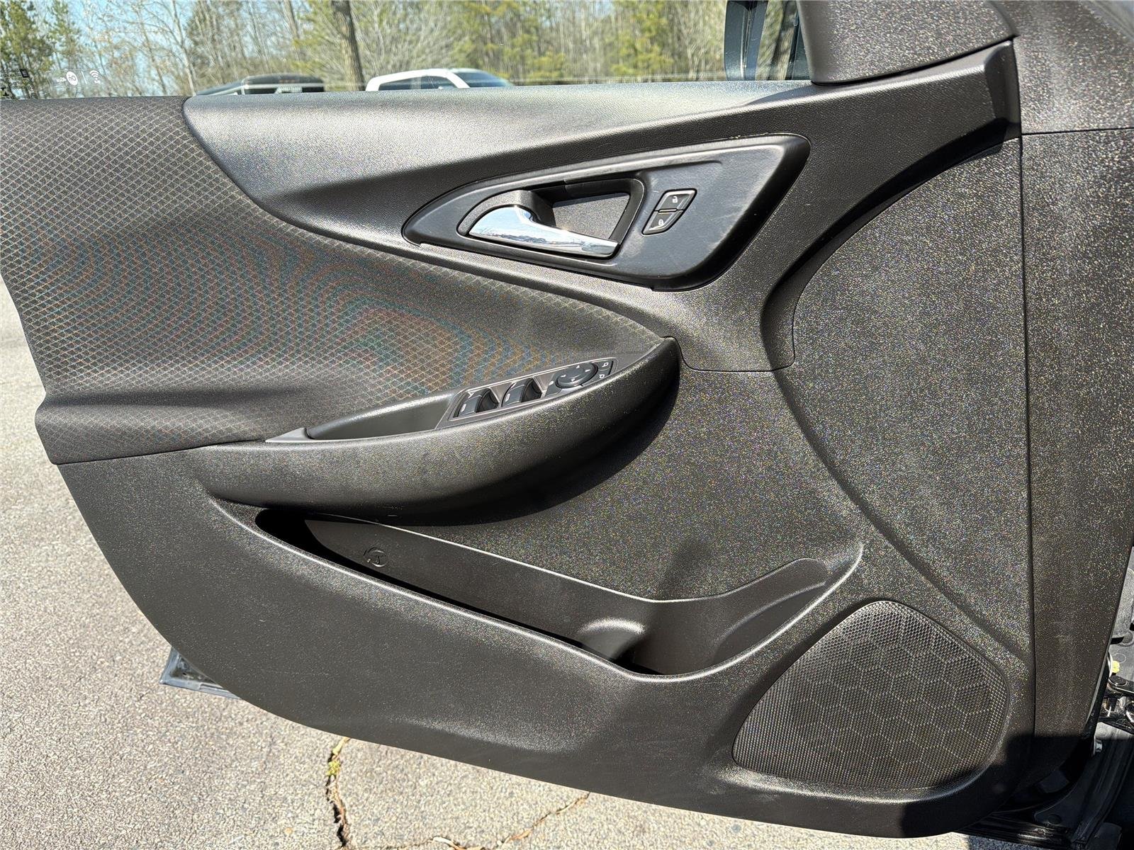 Used 2025 Mosaic Black Metallic Chevrolet LT image 16